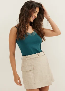 Basic singlet met kant detail