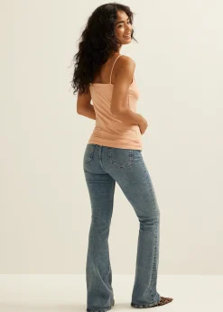 Basic singlet met kant detail