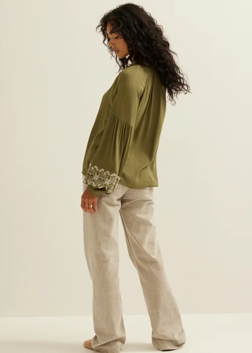 Blouse met borduurdetails