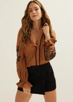 Blouse met borduurwerk