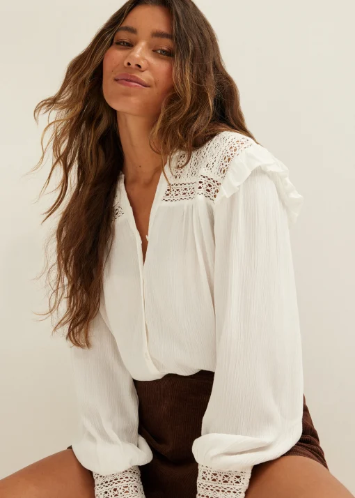 Blouse met tape details