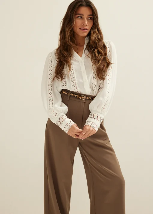 blouse met tape details