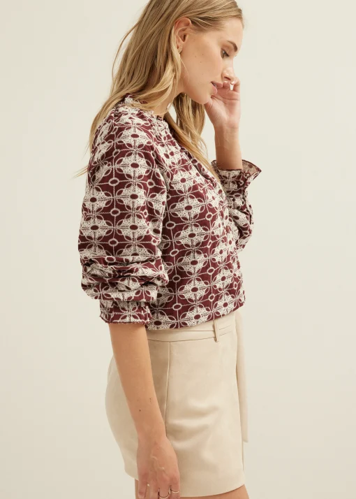 Broderie blouse