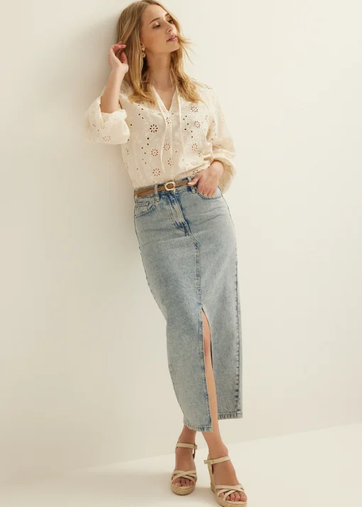 Broderie top
