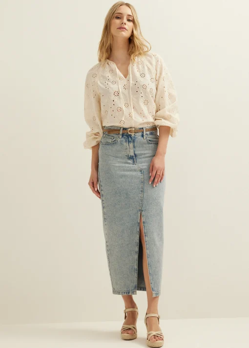 Broderie top