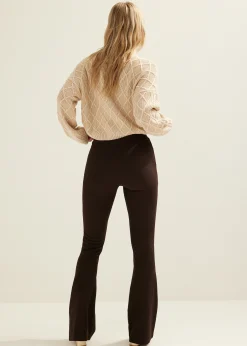Flared broek met rib structuur