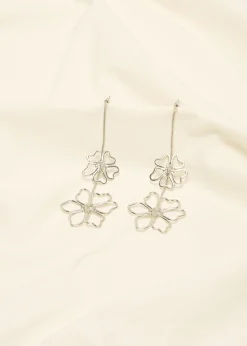 Lange oorbellen met bloemen