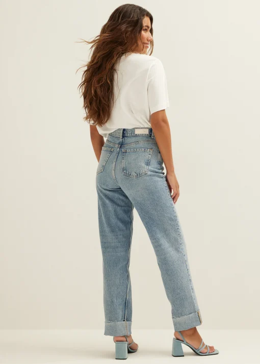 Straight jeans met omgerolde zoom