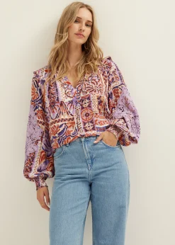 Top met crochet details