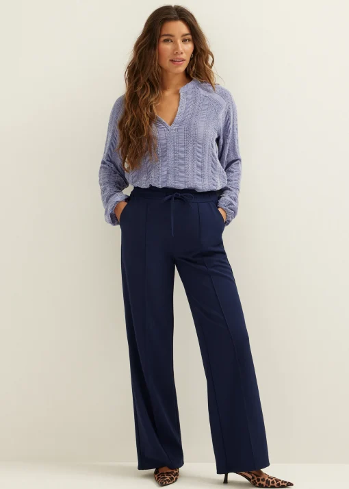 Top met crochet details