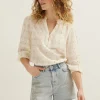 Top met geborduurde print