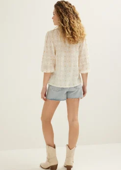 Top met geborduurde print