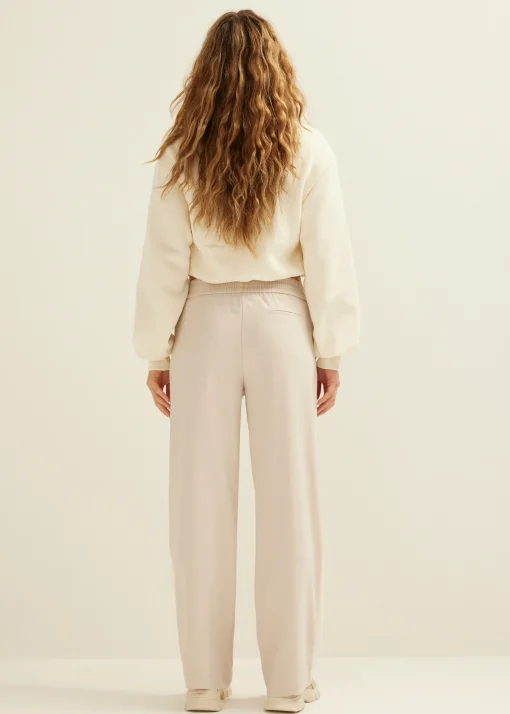 Track pants balance
