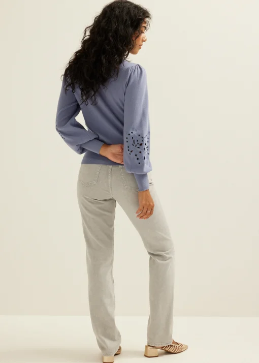 Trui met broderie details