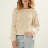 Trui met veter details
