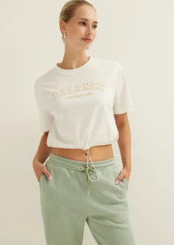 T-shirt balance