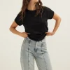 T-shirt met opgerolde mouw