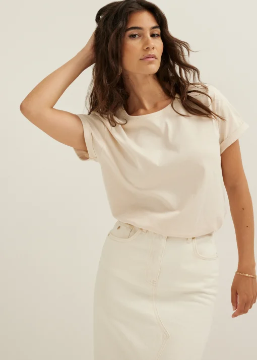 T-shirt met opgerolde mouw