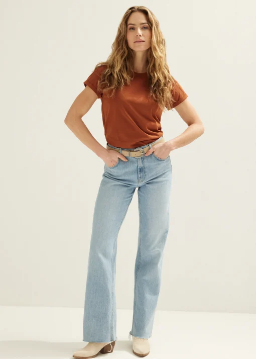 T-shirt met opgerolde mouw